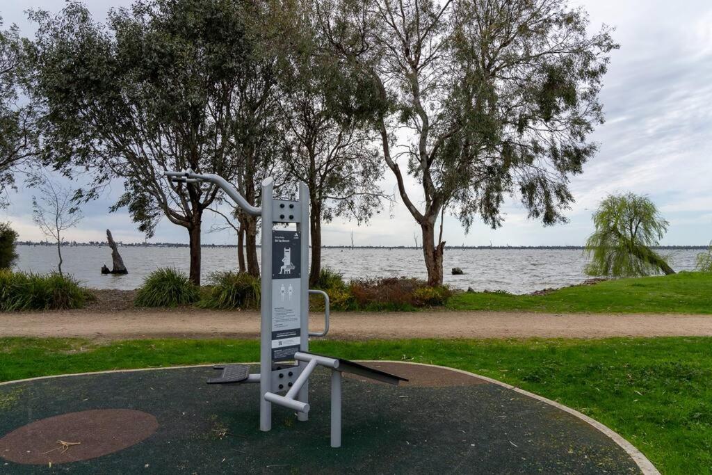 The Lakehouse Yarrawonga On Lake Mulwala Villa Exterior photo