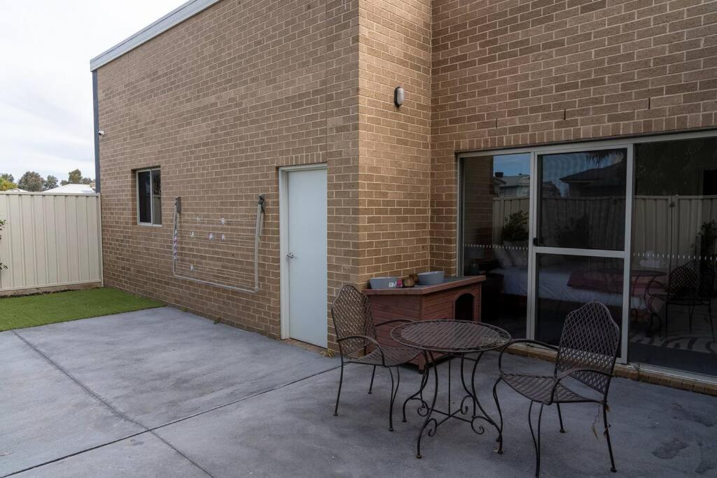 The Lakehouse Yarrawonga On Lake Mulwala Villa Exterior photo