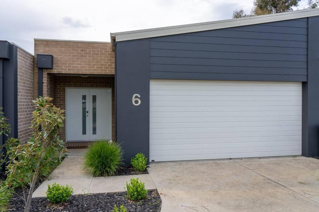 The Lakehouse Yarrawonga On Lake Mulwala Villa Exterior photo